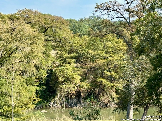 Listing photo id 57 for 1420 Waterstone