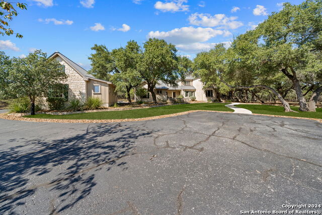 Listing photo id 4 for 1420 Waterstone