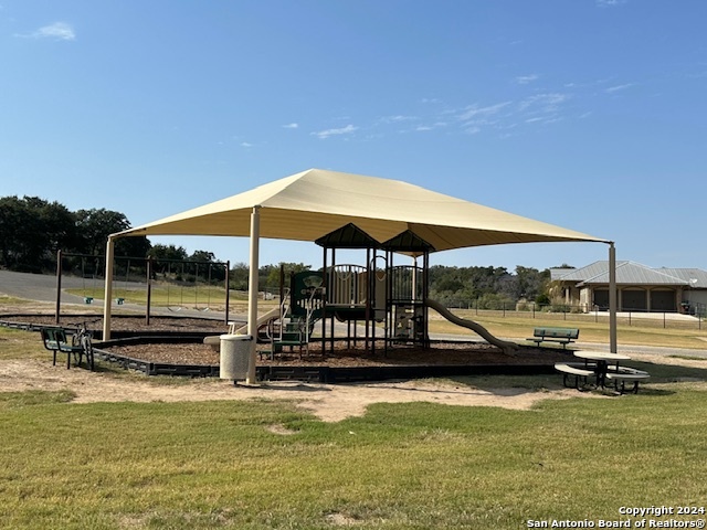 Listing photo id 58 for 1420 Waterstone