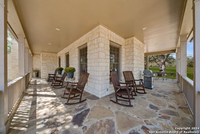 Listing photo id 7 for 1420 Waterstone