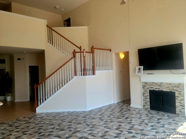 Listing photo id 3 for 718 Desert Blf
