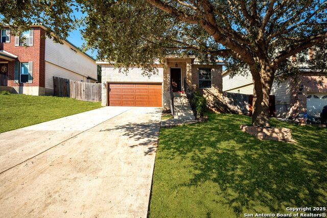 Image 2 of 29 For 10611 Apple Springs