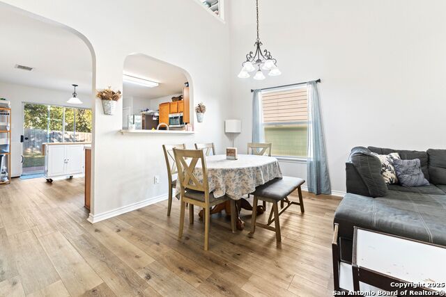 Image 7 of 29 For 10611 Apple Springs