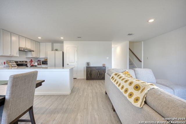 Image 4 of 31 For 312 Alligator