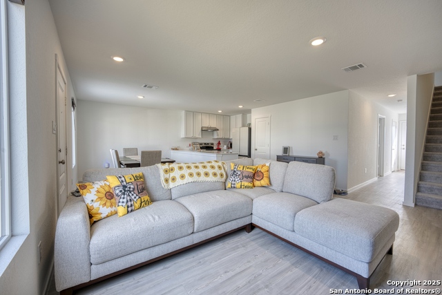 Image 8 of 31 For 312 Alligator