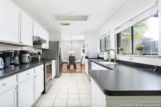 Image 3 of 37 For 6406 Regency