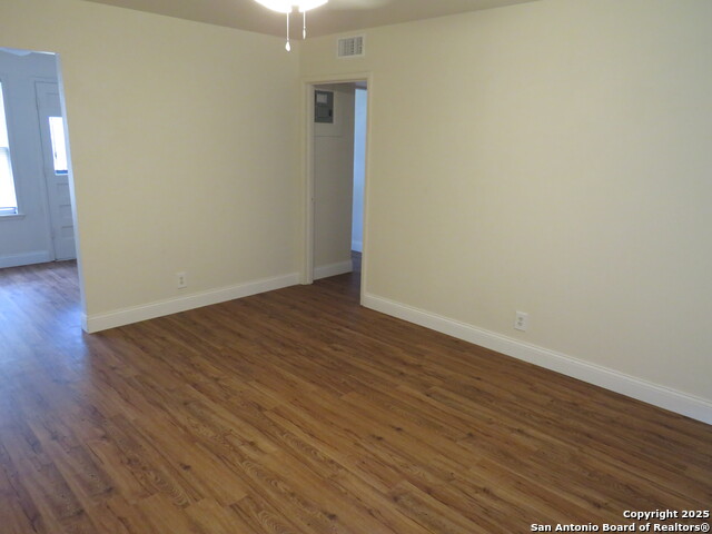 Image 4 of 16 For 419 Anton Dr