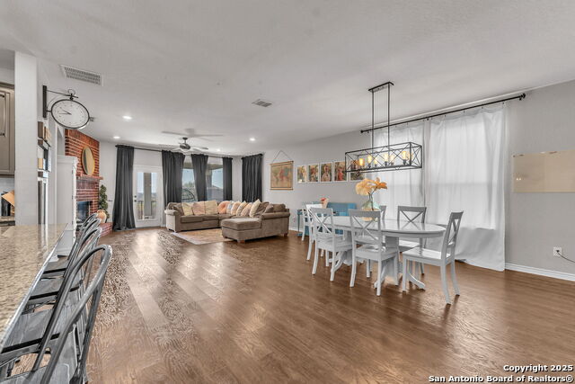 Image 14 of 49 For 409 Landmark Stone