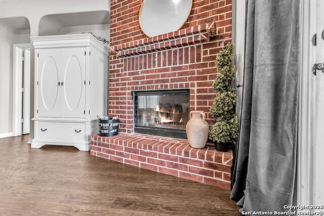 Image 20 of 49 For 409 Landmark Stone