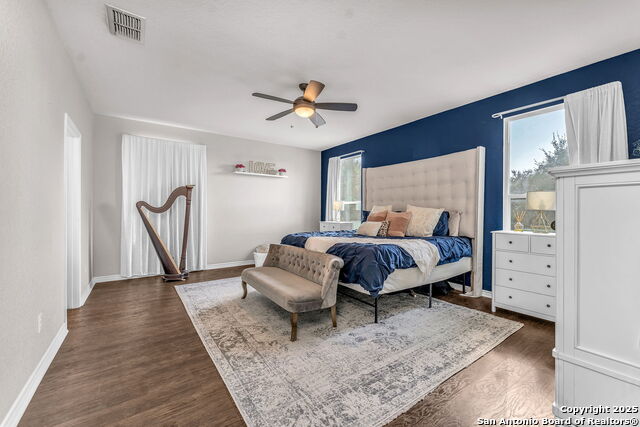 Image 23 of 49 For 409 Landmark Stone