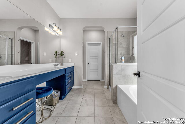 Image 25 of 49 For 409 Landmark Stone