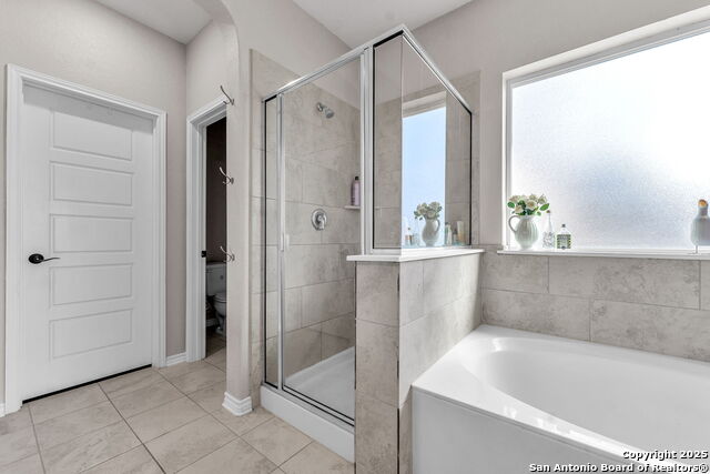 Image 27 of 49 For 409 Landmark Stone