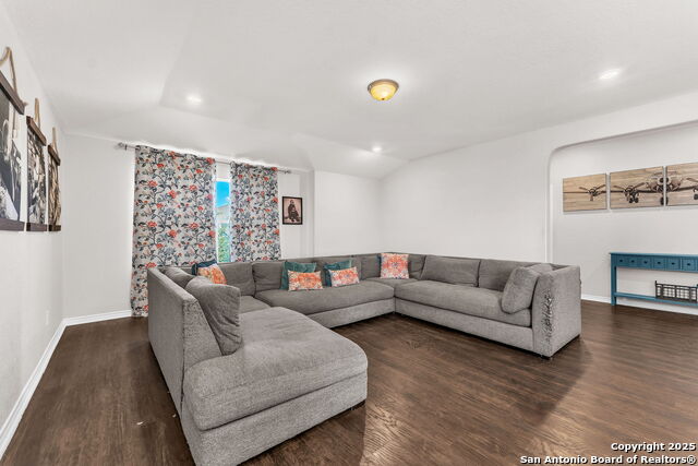 Image 31 of 49 For 409 Landmark Stone