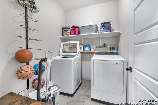 Image 36 of 49 For 409 Landmark Stone