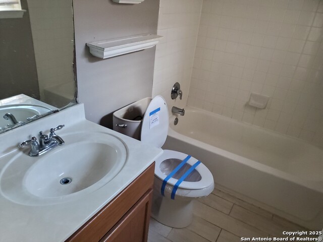 Image 10 of 13 For 8411 Favero Cove