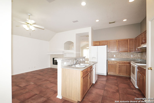 Image 7 of 16 For 9827 Copperway