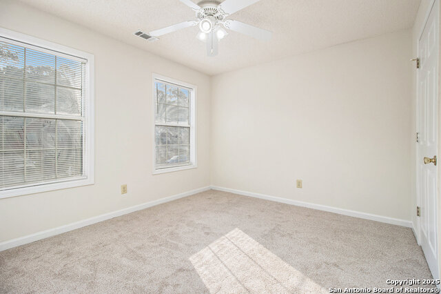 Listing photo id 11 for 11834 Silver Arbor