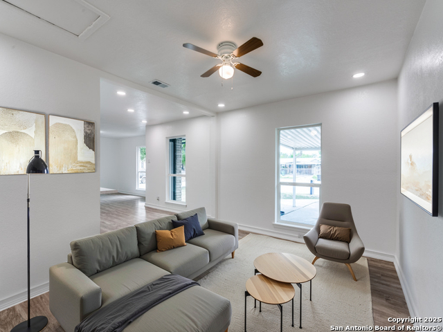 Image 10 of 27 For 203 Lynhaven