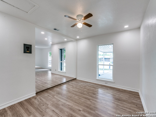 Image 11 of 27 For 203 Lynhaven