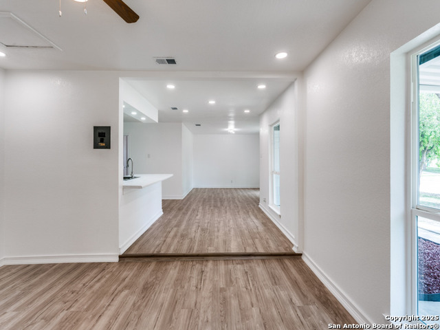 Image 12 of 27 For 203 Lynhaven