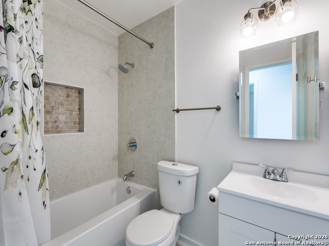 Image 23 of 27 For 203 Lynhaven