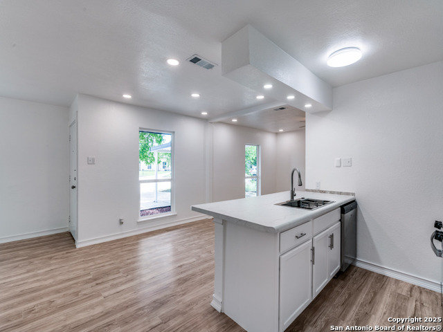 Image 7 of 27 For 203 Lynhaven