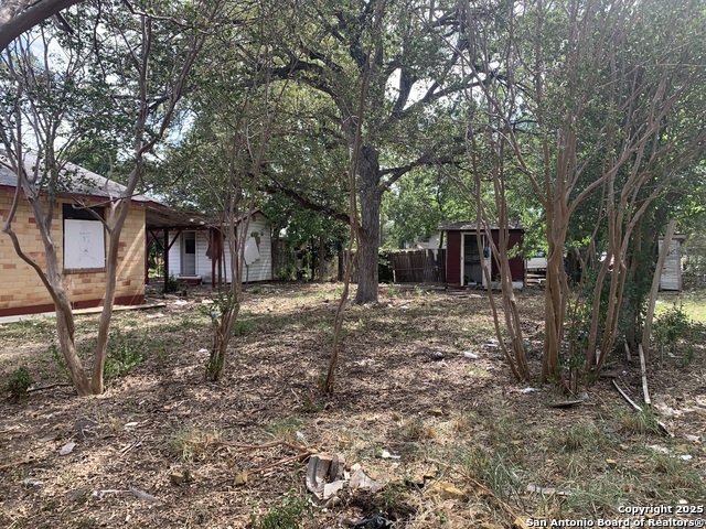 Image 2 of 4 For 208 Mercedes