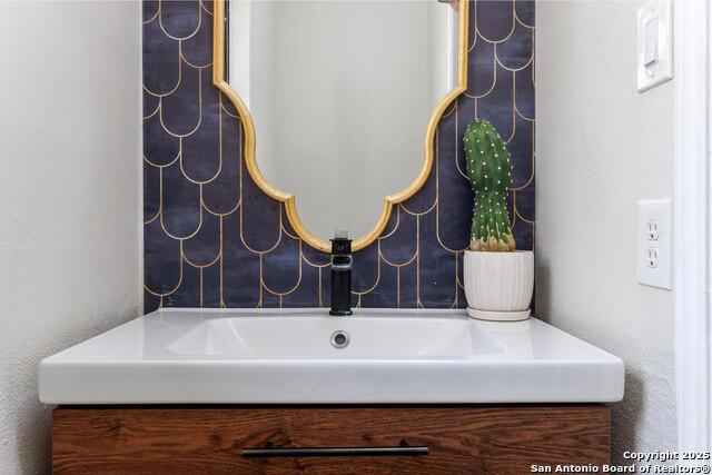 Image 27 of 41 For 17910 Winter Hill