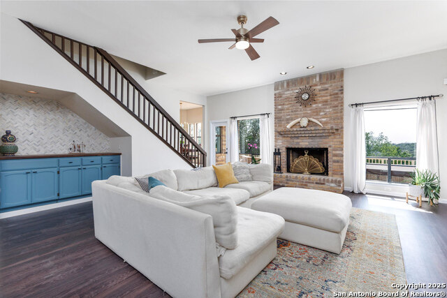 Image 3 of 41 For 17910 Winter Hill