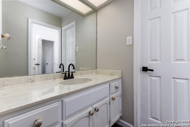 Image 31 of 41 For 17910 Winter Hill