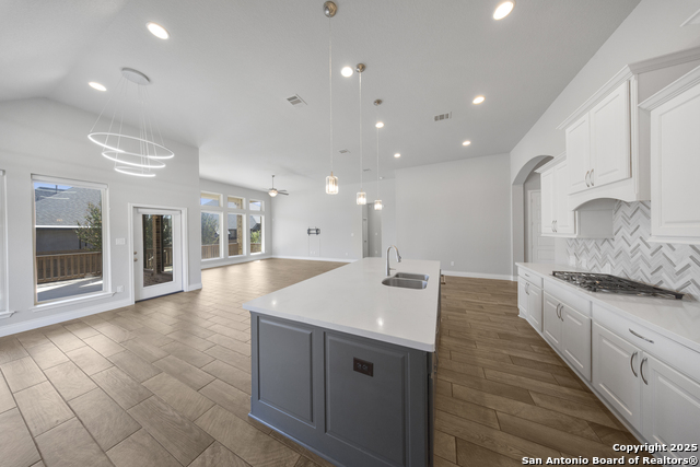 Image 12 of 39 For 14002 Rosetta