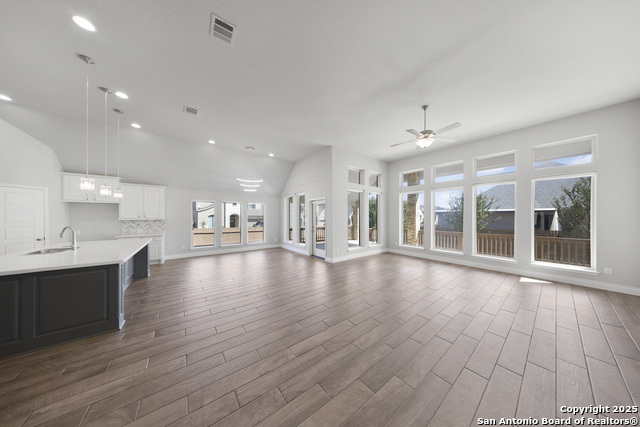 Image 18 of 39 For 14002 Rosetta