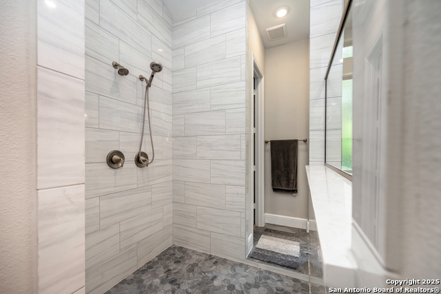 Image 12 of 39 For 16707 Stonecrest Dr