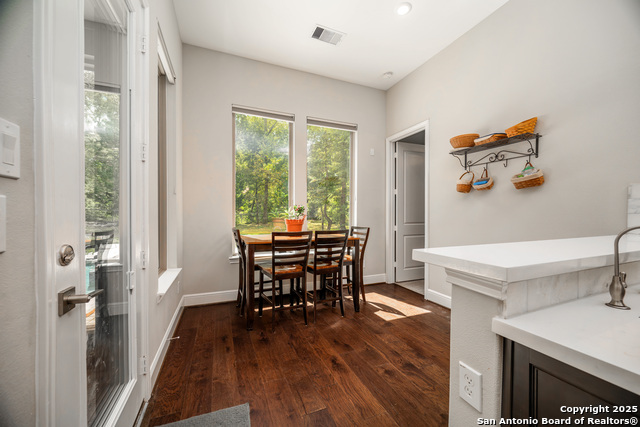 Image 16 of 39 For 16707 Stonecrest Dr