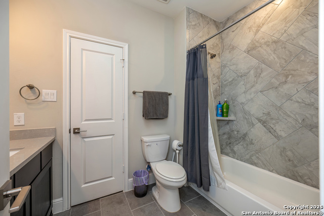 Image 22 of 39 For 16707 Stonecrest Dr