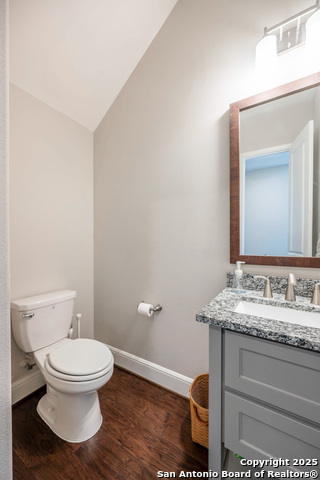 Image 27 of 39 For 16707 Stonecrest Dr