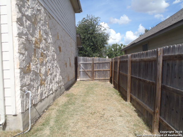 Image 12 of 33 For 2524 Fayette Dr