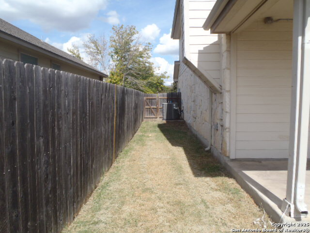 Image 13 of 33 For 2524 Fayette Dr