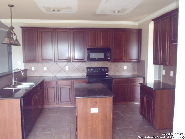 Image 17 of 33 For 2524 Fayette Dr