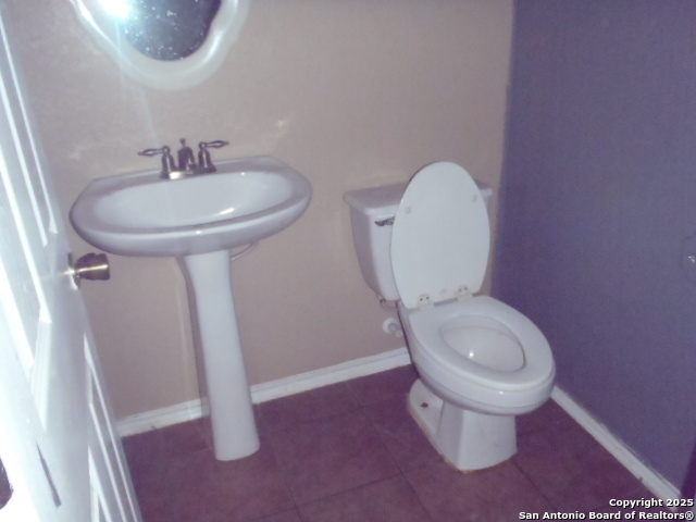 Image 23 of 33 For 2524 Fayette Dr