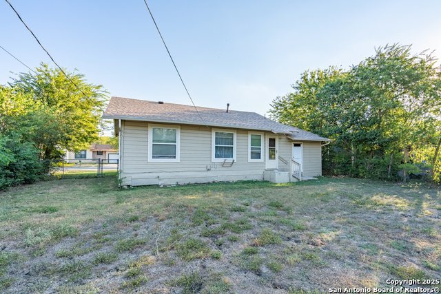 Image 11 of 36 For 127 Belfast  