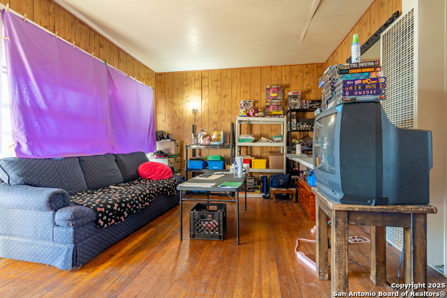 Image 17 of 36 For 127 Belfast  