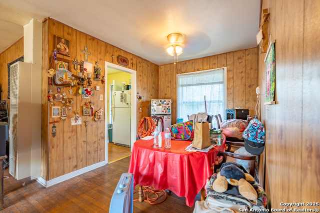 Image 25 of 36 For 127 Belfast  