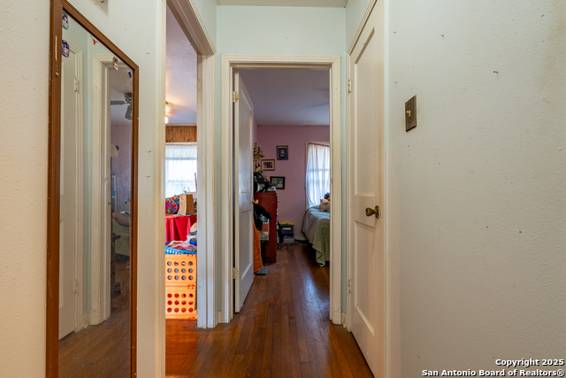 Image 32 of 36 For 127 Belfast  