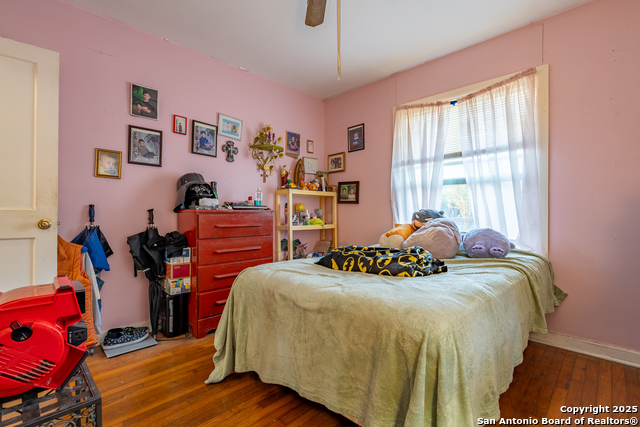 Image 34 of 36 For 127 Belfast  