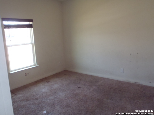 Listing photo id 11 for 203 Azalea Way