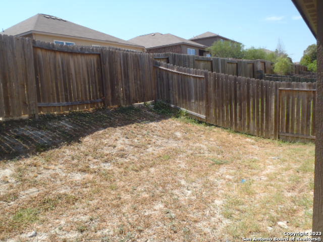 Listing photo id 15 for 203 Azalea Way