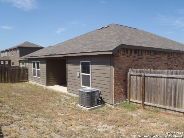 Listing photo id 19 for 203 Azalea Way