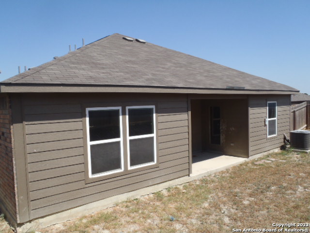 Listing photo id 20 for 203 Azalea Way