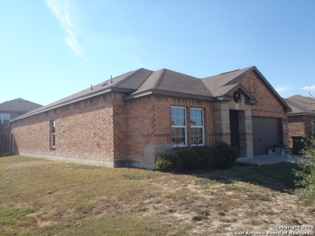 Listing photo id 24 for 203 Azalea Way
